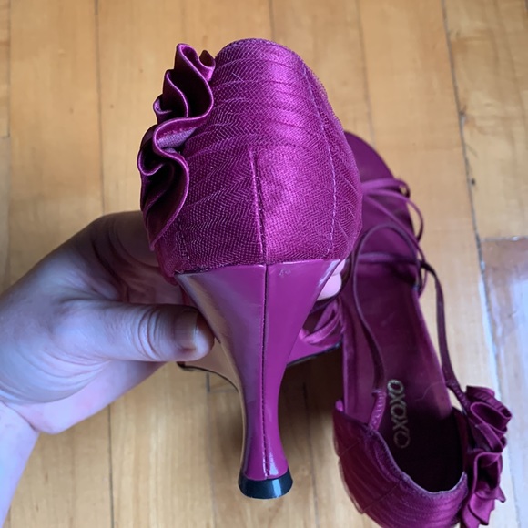 3/25$ XOXO satin sandals - Picture 7 of 8